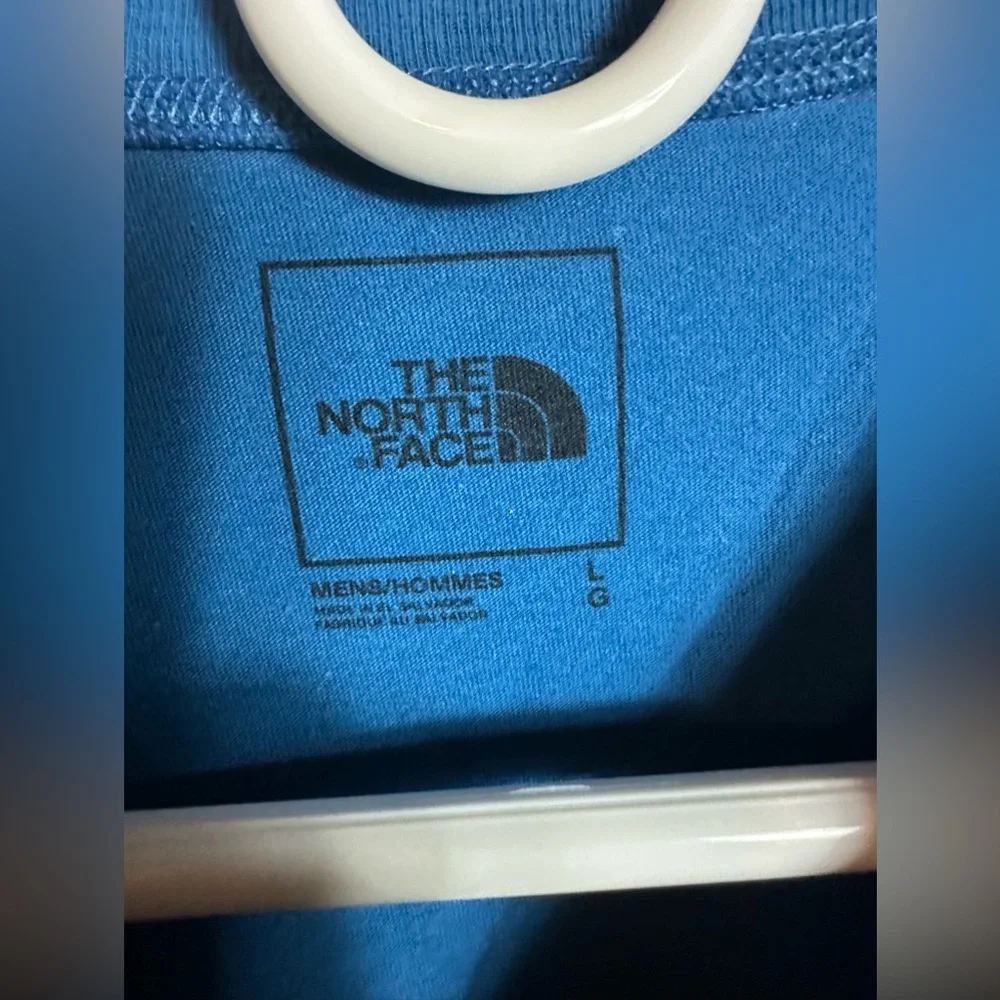 The North Face Men’s Large Short Sleeve Blue Pocket Tee